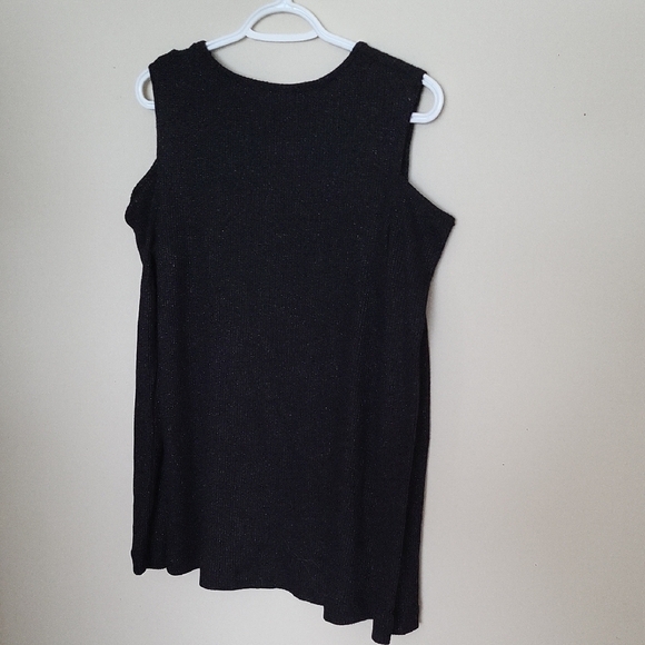✨️Kim&Co Elegant Off-the-Shoulder Black Sweater – Glitter Detail ✨ - Picture 3 of 4